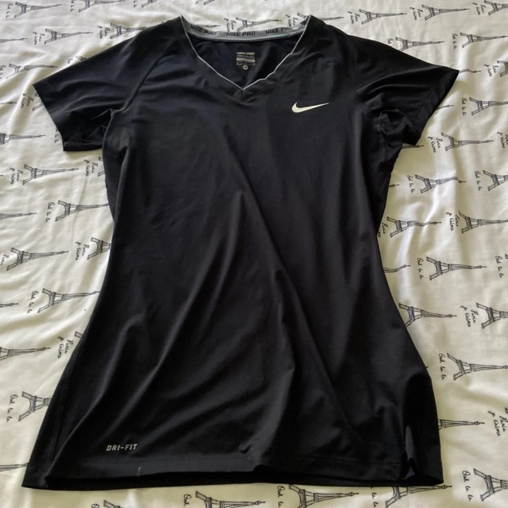 Nike pro T-shirt